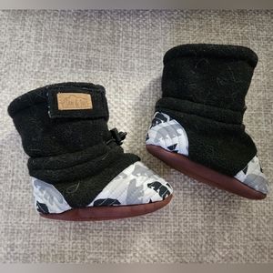 Jan and Jul Stay Put Cozy booties